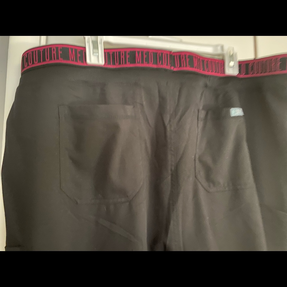 Med couture scrub uniform pant. 2xl black color.